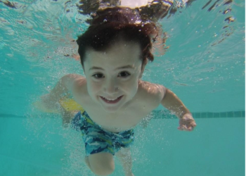 Verão e férias: veja dicas de como limpar a piscina para evitar dengue e virose 