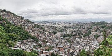 Favelas concentram menor arborização e infraestrutura urbana, aponta IBGE