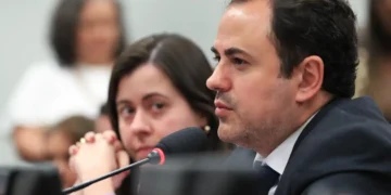 Câmara suspende mandato de Glauber Braga por seis meses 15 Câmara suspende mandato de Glauber Braga por seis meses