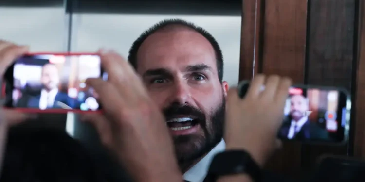 Câmara notifica Eduardo Bolsonaro sobre processo que pode levar à perda de mandato por faltas 14 Foto: Reprodução Lula Marques/ Agência Brasil