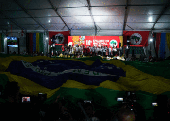 Caixa e Governo Federal firmam acordo para ampliar crédito habitacional a famílias da reforma agrária