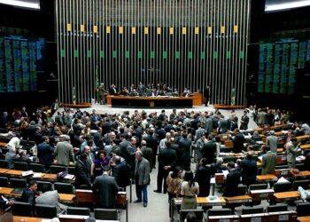 Câmara dos Deputados abre inscrições para concurso público com 70 vagas imediatas