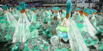 Carnaval 2026 terá maioria de enredos biográficos no Grupo Especial do Rio 15 Carnaval 2026 terá maioria de enredos biográficos no Grupo Especial do Rio