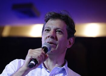 Haddad atribui problema da dívida pública aos juros altos e defende corte da Selic