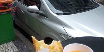 Excesso de feriados pode reduzir faturamento do comércio do Rio em mais de R$ 2 bilhões 15 Excesso de feriados pode reduzir faturamento do comércio do Rio em mais de R$ 2 bilhões