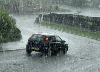 Mulher segue desaparecida após enxurrada na zona sul de São Paulo; estado soma 11 mortes por chuvas