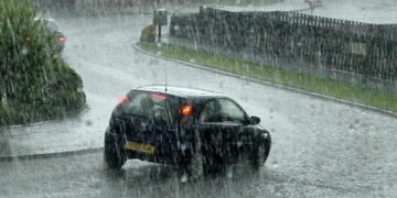 Mulher segue desaparecida após enxurrada na zona sul de São Paulo; estado soma 11 mortes por chuvas