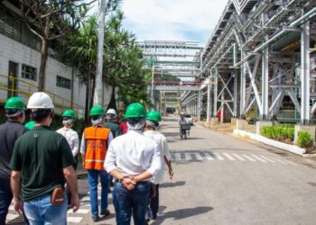 Prefeito de Cubatão busca apoio federal após fechamento de fábricas históricas do polo industrial