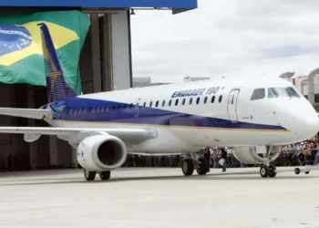 Embraer fecha 2025 com carteira recorde de US$ 31,6 bilhões em pedidos