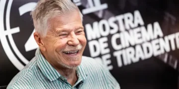 Querido Mundo emociona público em sessão ao ar livre na Mostra de Cinema de Tiradentes