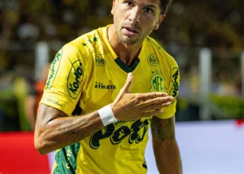 Estaduais começam com surpresas, empates e vitórias de mandantes pelo país