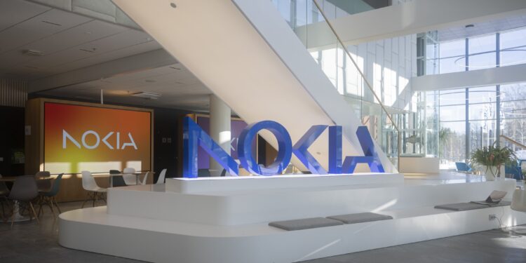 Nokia garante investimento de US$ 1 bilhão da NVIDIA, reforçando sua transição para infraestrutura de IA 14 Nokia garante investimento de US$ 1 bilhão da NVIDIA, reforçando sua transição para infraestrutura de IA nokia investimento nvidia