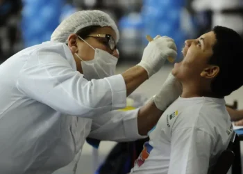 Governo federal prevê entregar 800 unidades odontológicas móveis até março