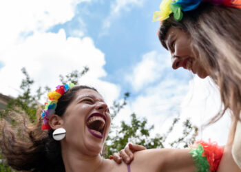 Carnaval do descanso ganha força em 2026, com 43% dos viajantes priorizando pausa em vez da folia