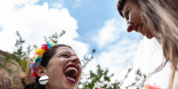 Carnaval do descanso ganha força em 2026, com 43% dos viajantes priorizando pausa em vez da folia