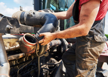 Contaminação do óleo responde por até 85% das falhas em sistemas hidráulicos de máquinas de construção