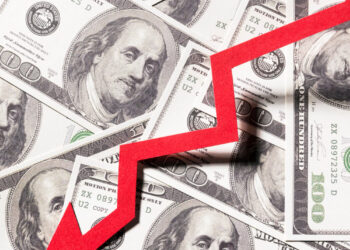 Dólar cai ao menor nível em 21 meses e Bolsa bate recorde acima dos 186 mil pontosg