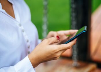 WhatsApp, e-mail ou SMS? Estratégia omnicanal evita desgaste e amplia conversão