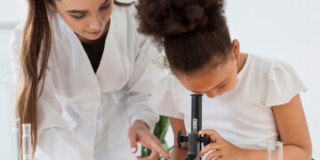 Mulheres são maioria na formação científica brasileira