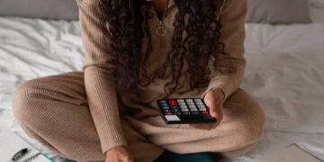 Seis em cada dez brasileiros recorrem ao crédito consignado no início do ano, aponta pesquisa