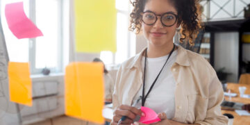 Startup brasileira cresce 40% ao mês, dobra base em um ano e se torna provedora oficial da Meta