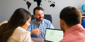 Com 40% dos brasileiros interessados em emigrar, Espanha se destaca como destino estratégico para nômades digitais