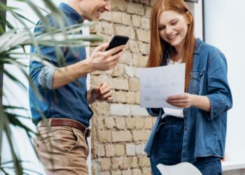 Venda de seguros para celular cresce às vésperas do Carnaval e consumidor ainda pode contratar antes dos blocos