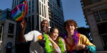 Brasil recebe 300 mil turistas internacionais no Carnaval e movimenta US$ 186 milhões