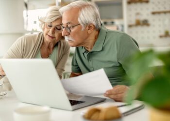 Aposentados e pensionistas devem declarar o Imposto de Renda 2026? Especialista explica as regras