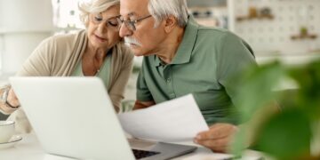 Aposentados e pensionistas devem declarar o Imposto de Renda 2026? Especialista explica as regras