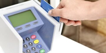 Mulheres somam 30 milhões de dívidas em 2025, aponta levantamento da Recovery