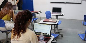 Inteligência artificial impulsiona produtividade e redefine desenvolvimento de software, aponta especialista