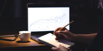 Investimento publicitário cresce 10% no Brasil e alcança R$ 28,9 bilhões em 2025