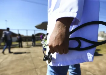 MEC pune mais de 50 cursos de medicina após baixo desempenho em avaliação nacional