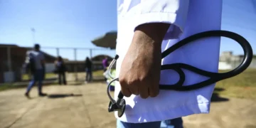 MEC pune mais de 50 cursos de medicina após baixo desempenho em avaliação nacional 15 MEC pune mais de 50 cursos de medicina após baixo desempenho em avaliação nacional