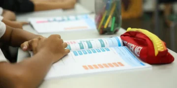 Impa oferece videoaulas gratuitas de português para alunos e professores