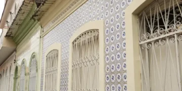 Tendências da arquitetura residencial para 2026 valorizam identidade, sustentabilidade e bem-estar