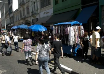São Paulo tem mais de 12 mil ambulantes em bancas de rua, aponta pesquisa do Dieese