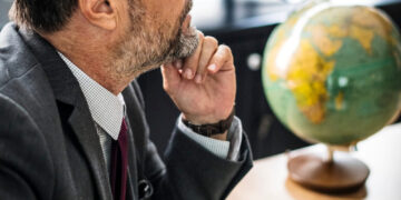 FIDC do Centro-Oeste projeta R$ 3,1 bilhões em crédito e reforça nova geografia financeira no país 15 FIDC do Centro-Oeste projeta R$ 3,1 bilhões em crédito e reforça nova geografia financeira no país