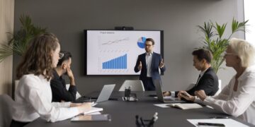 87% das empresas adotam gestão de desempenho formal, aponta estudo da Korn Ferry