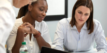 Banco Mundial aponta desigualdade persistente para mulheres no ambiente de negócios