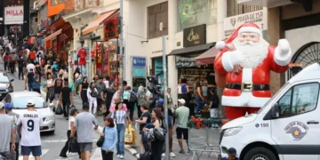 Mês do Consumidor exige atenção redobrada para evitar golpes em compras online e no varejo