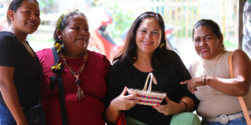 Inclusão digital leva oportunidades a mulheres indígenas com doação de notebooks na Amazônia