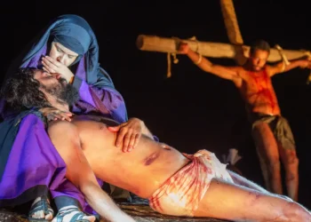 Paixão de Cristo de Nova Jerusalém emociona público e segue em cartaz até domingo 17 Paixão de Cristo de Nova Jerusalém emociona público e segue em cartaz até domingo