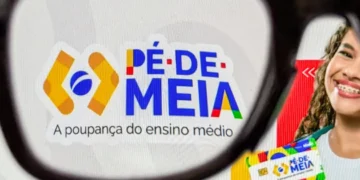 Programa Pé-de-Meia reduz abandono escolar no ensino médio em 43% em dois anos