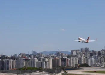 Revista Capital Econômico: O valor da informação certa, na hora certa! 34 Reajuste no querosene de aviação pode afetar rotas e encarecer passagens no Brasil