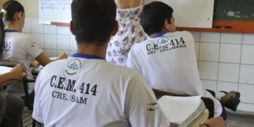 Valorizar raízes culturais dos alunos transforma ensino e combate racismo, diz pesquisador