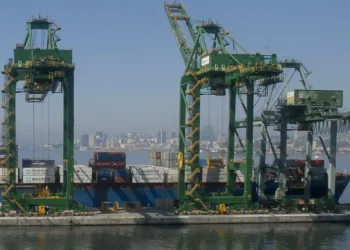 Governo libera crédito de R$ 15 bilhões para setores afetados por guerra e tarifas