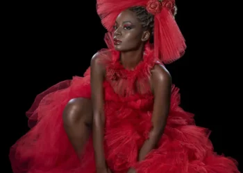 Rio Fashion Week retorna após 10 anos com homenagem à alta-costura do carnaval