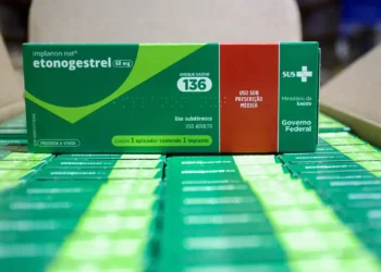 SUS amplia oferta de implantes hormonais e prevê qualificar 11 mil profissionais